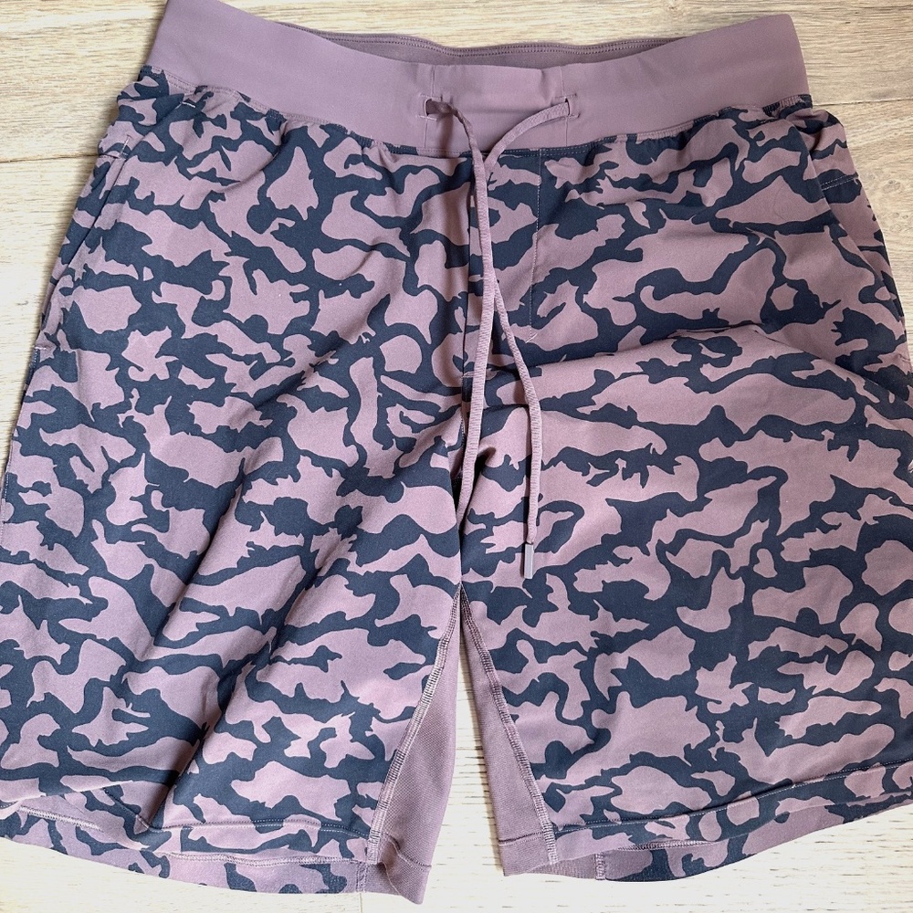 Lululemon Shorts size M
